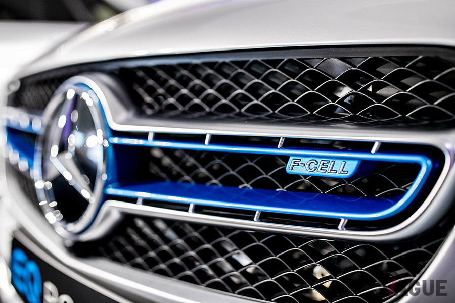 メルセデス・ベンツ「GLC F-CELL」のエンブレム
