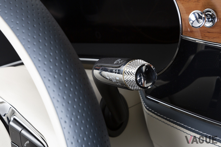 フロントガラスワイパーとウォッシャーレバー