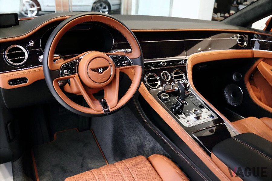 デュオトーンステアリングには、ヒーターも完備