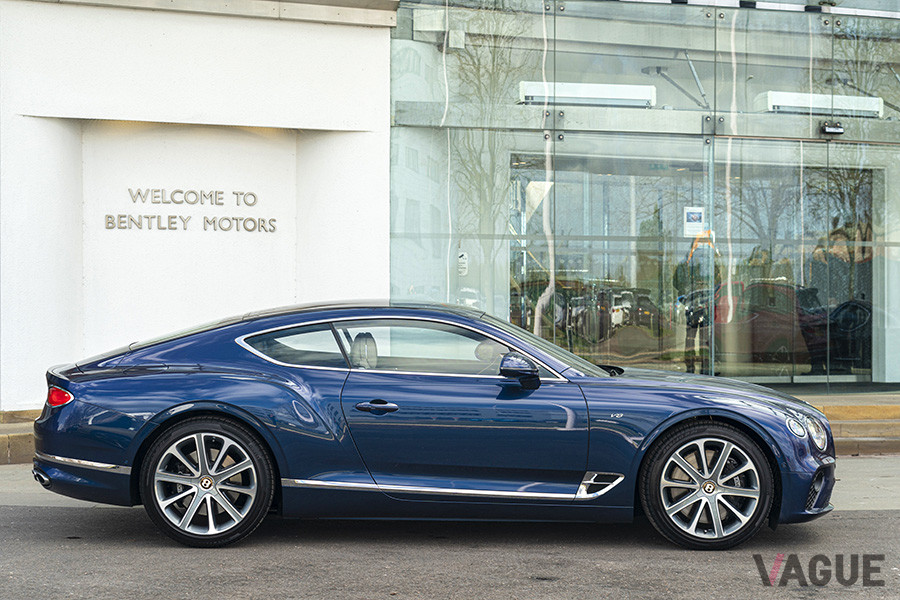 流麗でボディラインは、スーパーフォーミング工法によって生み出される