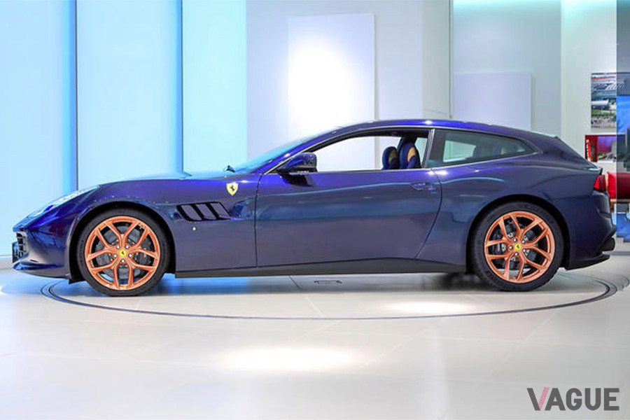 「CORNES PRE-OWNED SPRING SELECTION」で販売中のフェラーリGTC4ルッソT