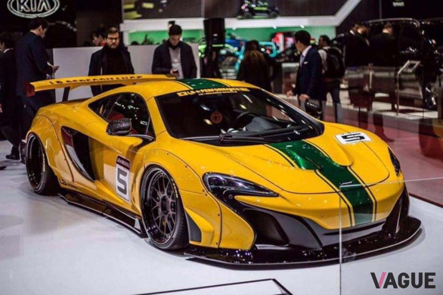 LBワークスのボディキットを纏ったマクラーレン「650S」