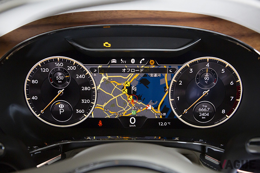 メーターパネルの中央にナビ画面を映すことも可能