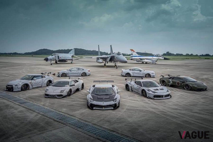 リバティウォークが手掛けたスーパーカーと戦闘機のコラボ