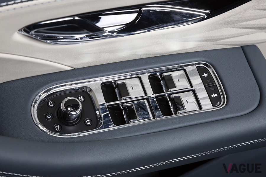 パワーウインドースイッチおよびドアミラーコントロール