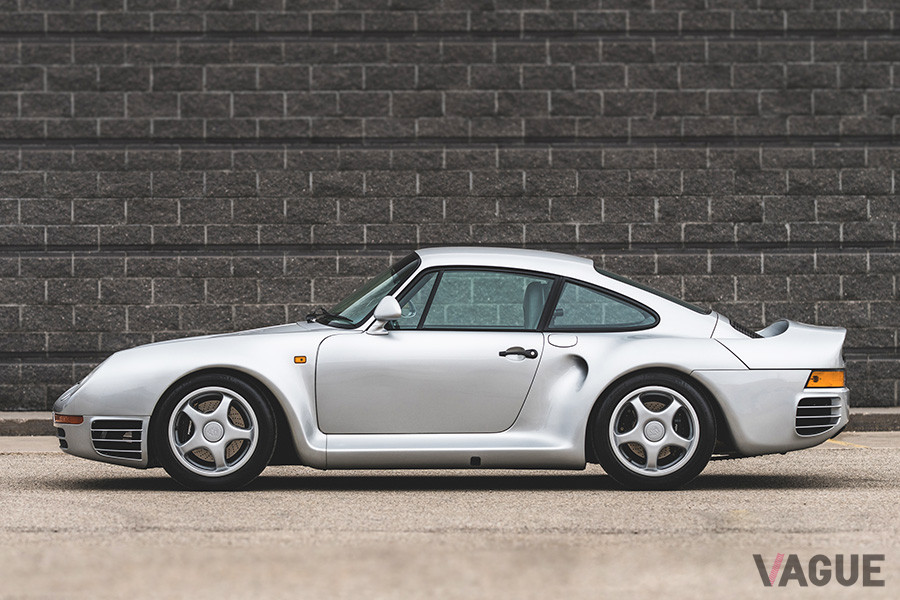 当時の911と共通しているのは、ルーフラインなどごく一部（C）2020 Courtesy of RM Sotheby's