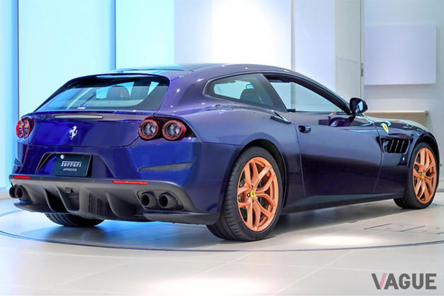 「CORNES PRE-OWNED SPRING SELECTION」で販売中のフェラーリGTC4ルッソT