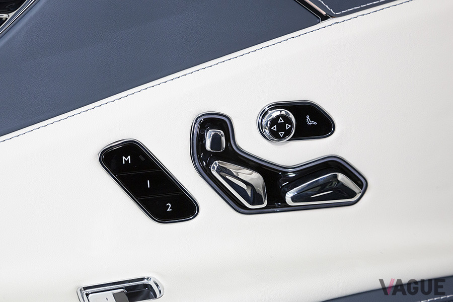 リアシートのコントロール