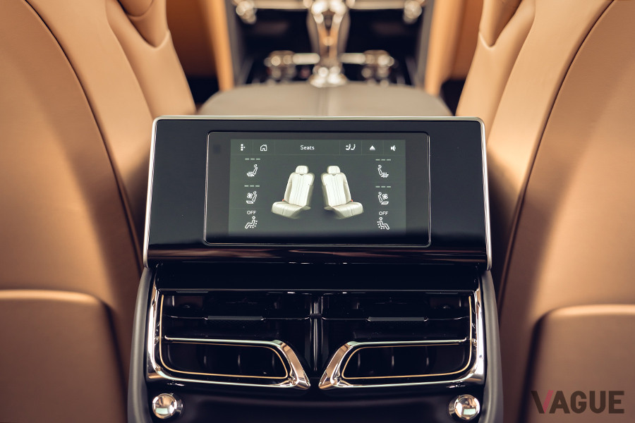 シートの角度は言うに及ばず、シートヒーターおよびベンチレーション、5種類のマッサージ機能などもTSRでコントロールできる