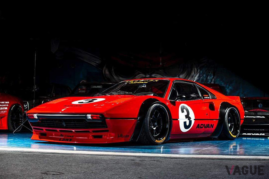 LBワークス308GTB。288GTOよりも迫力あるオーバーフェンダーだ