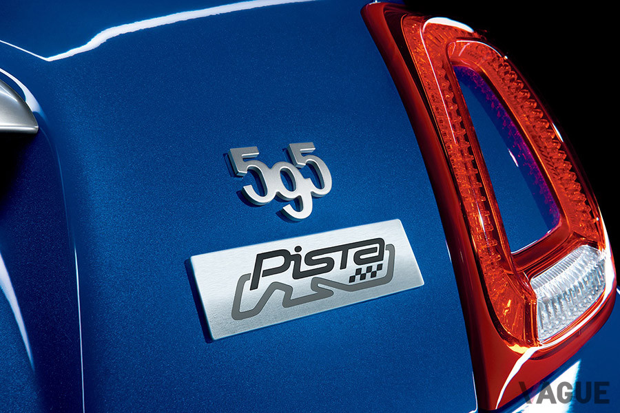 595 Pistaエンブレム（リア）