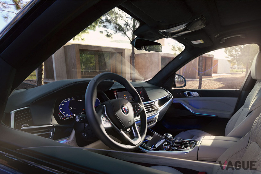 BMWアルピナ「XB7」のインパネ