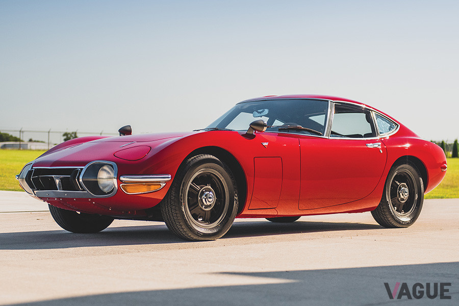 1967年式のトヨタ2000GT。ボディカラーはソーラーレッド(C)2019 Courtesy of RM Sotheby's