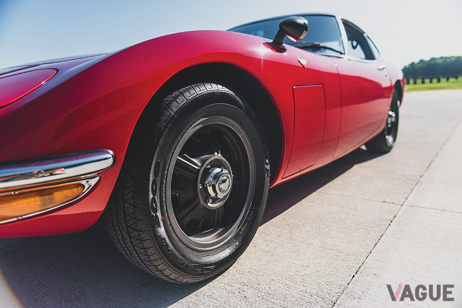 トヨタ2000GTの外観上のハイライトのひとつである、隆起したフロントフェンダー(C)2019 Courtesy of RM Sotheby's