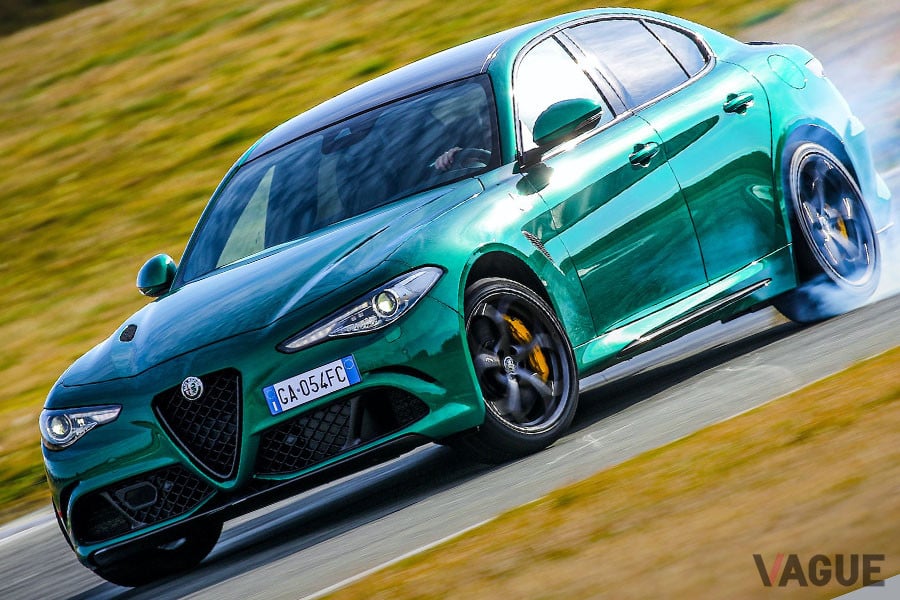 美品✨ロメオジリ ROMEO GIGLI ジャケット 光沢感 モスグリーン ヴィスコンティ エディション｜アルファ ロメオつくばスタッフブログ