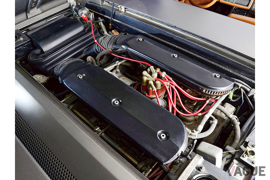 エンジンはシルエットの3ℓV型8気筒エンジンで、最高出力はシルエットと同じ260ps