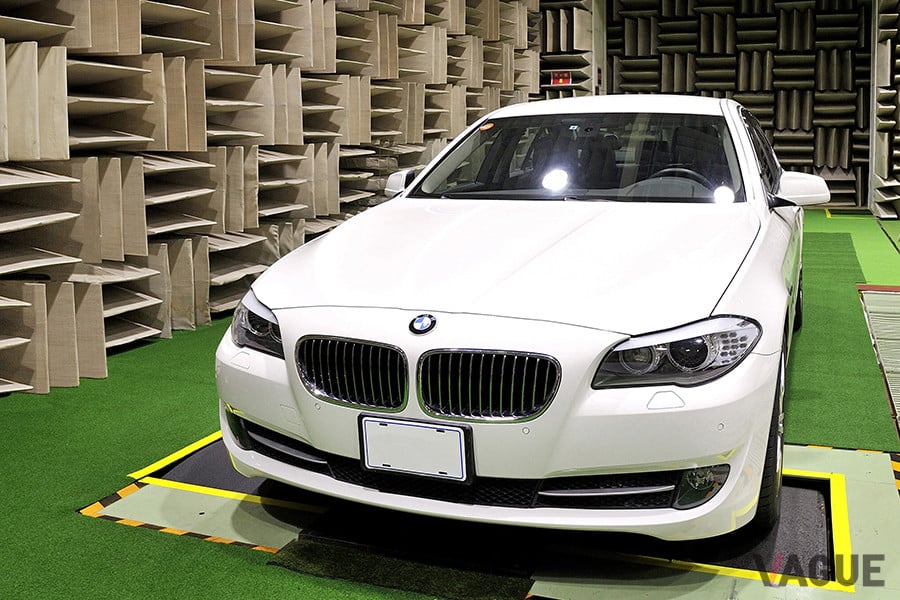 住友ゴムの実験施設である無響室。ここでタイヤの静粛性能をチェックする