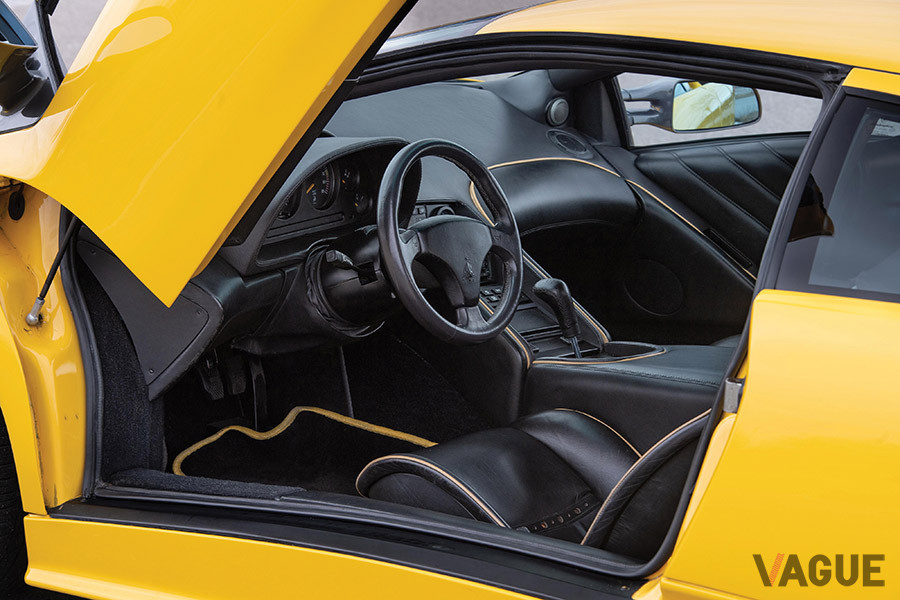 イエローのパイピングが施されたコクピット（C）2020 Courtesy of RM Sotheby's