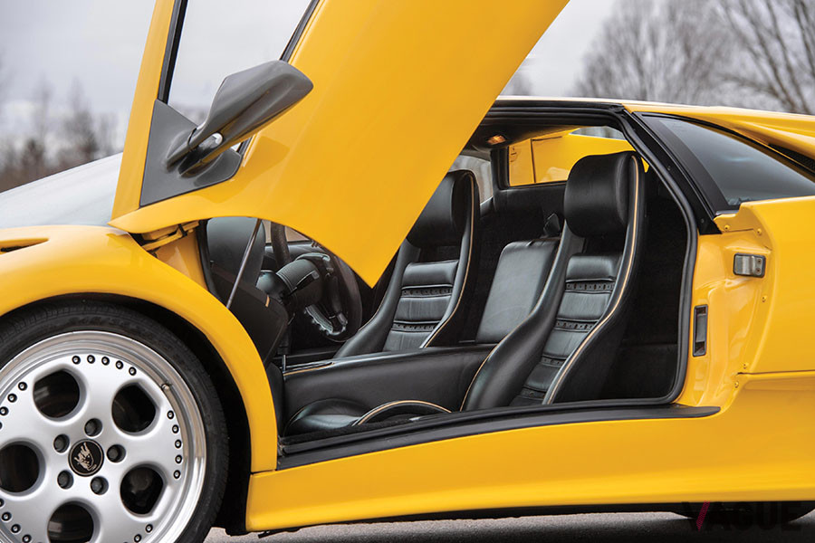 ボディカラーのイエローに合わせたパインピングがオシャレ（C）2020 Courtesy of RM Sotheby's