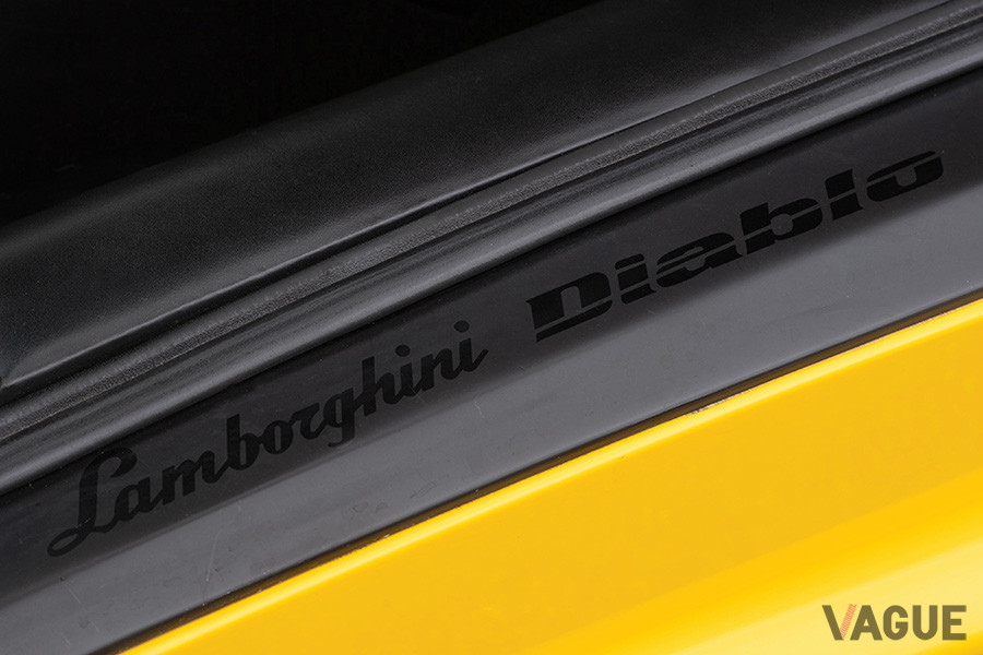サイドステップにディアブロの文字（C）2020 Courtesy of RM Sotheby's