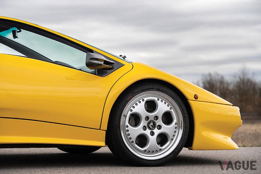 ホイールは前後ともに17インチ（C）2020 Courtesy of RM Sotheby's