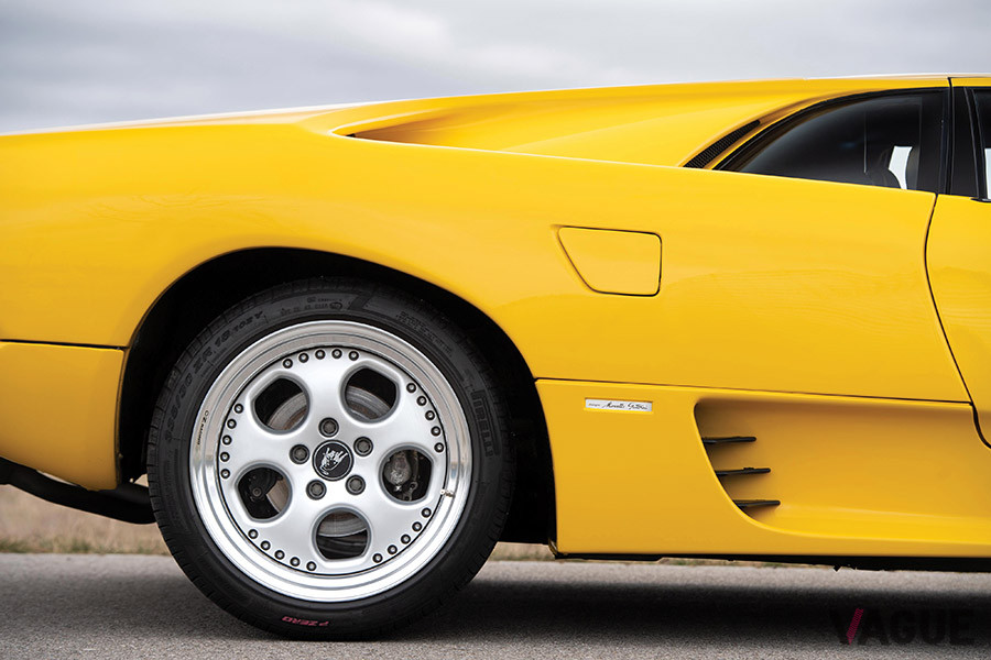 リアのフェンダーアーチはカウンタックをかなり意識したデザイン（C）2020 Courtesy of RM Sotheby's