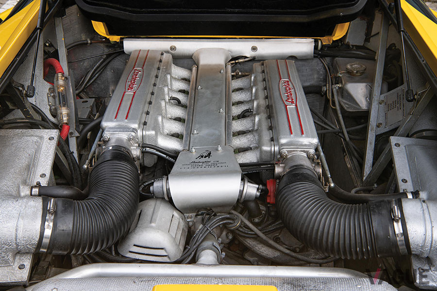 エンジンは、ビッザリーニが設計したV型12気筒を踏襲している（C）2020 Courtesy of RM Sotheby's