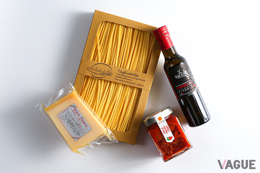 この4種のイタリア産の食材に、塩と水さえあれば、「タリアテッレ・サンタアガタ」を作ることができる