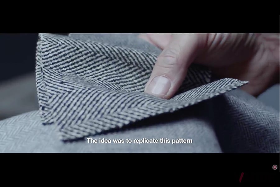 ジョルジオ・アルマーニ：500 Giorgio Armaniを製作している様子