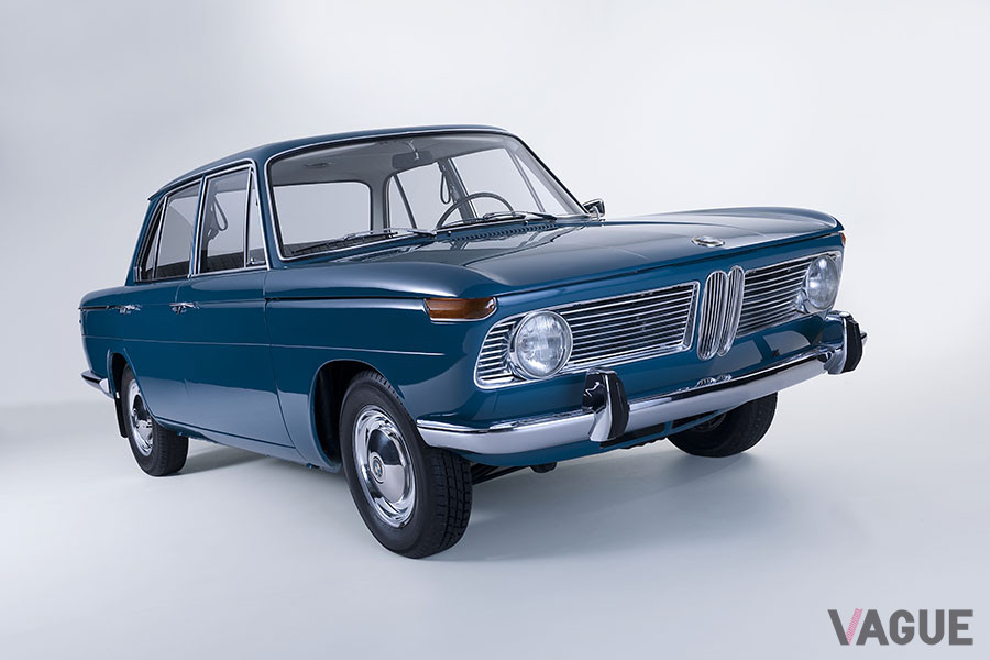 1961年に登場したBMW「1500」。これがヒットし、BMWは倒産の危機を免れた。ノイエ・クラッセ（新しいクラス）という社内での呼称がそのままこのモデルの愛称になった