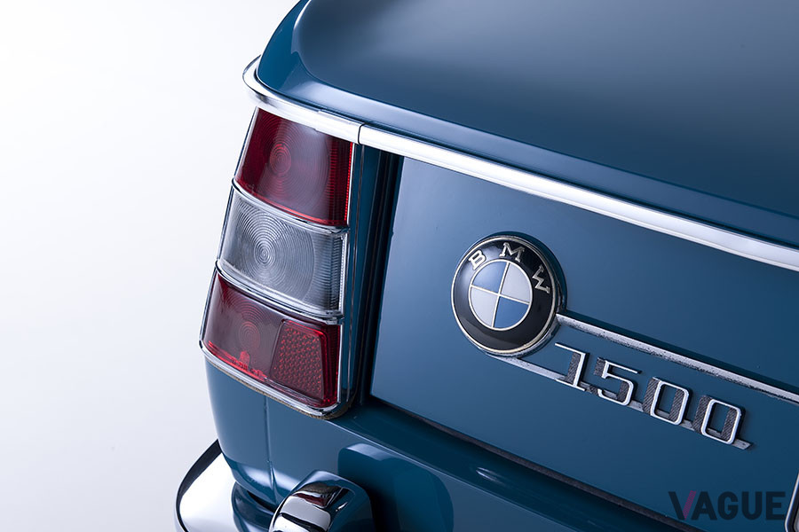 1961年に登場したBMW「1500」。これがヒットし、BMWは倒産の危機を免れた。ノイエ・クラッセ（新しいクラス）という社内での呼称がそのままこのモデルの愛称になった