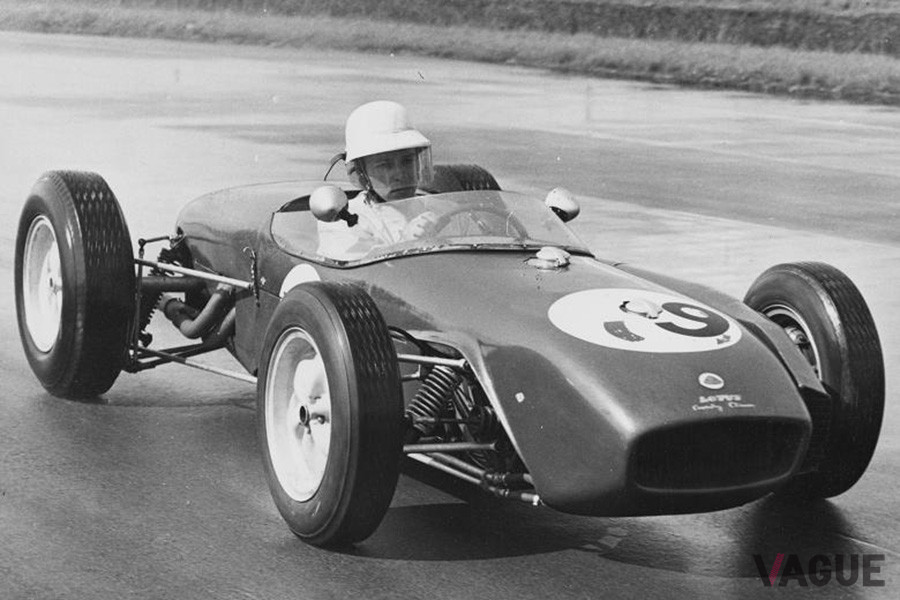 ヒストリックカーデイでのロータス・タイプ18。ドライバーはスターリング・モスの息子、エリオット・モス