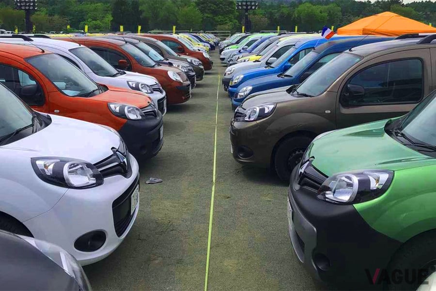 2018年のカングージャンボリーの様子。カラフルなカングーが勢揃い