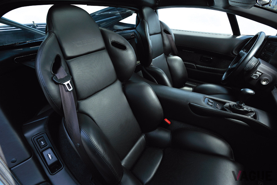 シートはホールド性に優れたバッケットタイプ