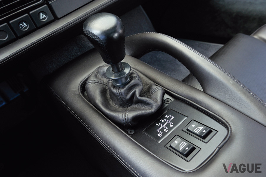 駆動方式はFRで6速MTを搭載