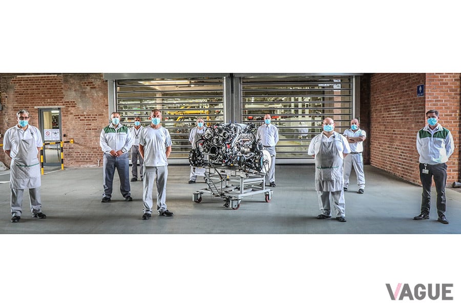 ベントレーの6 3／4リッターV8エンジンの手作業での製造工程が終了した