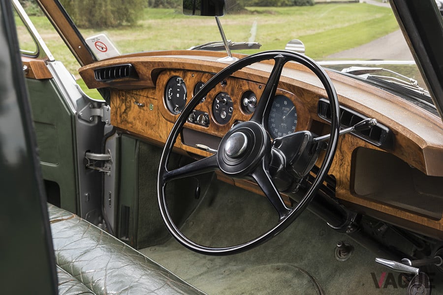 ベントレー「S2」のインパネ