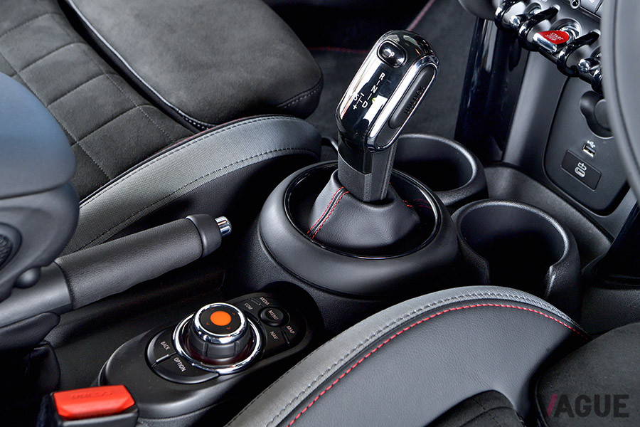 トランスミッションは、トルセン式リミテッドスリップディファレンシャルを搭載しているのも特徴