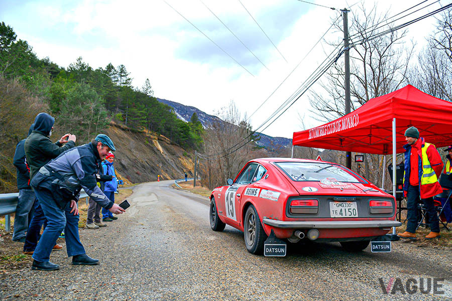 日本からエントリーした、内外装をほぼ完璧な1972年モンテ仕様に仕立てた240Z