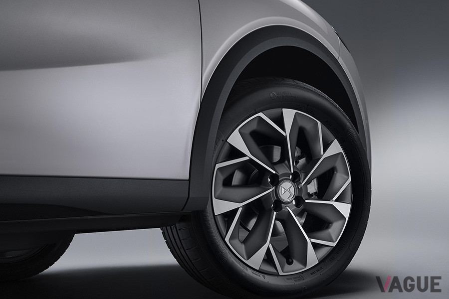 日本導入が発表された「DS3 クロスバック E-TENSE」