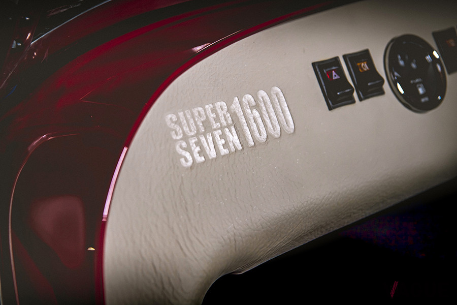 ケータハム「スーパー・セブン1600」のインテリア