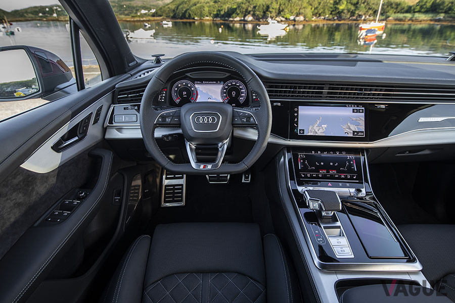 アウディ「Q7」のインパネ