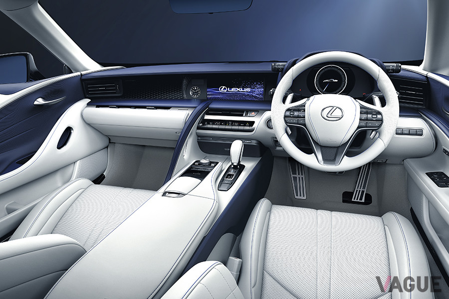 レクサス「LC500 コンバーチブル」の特別仕様車「Structural Blue」のインパネ