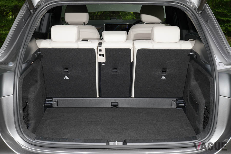 メルセデス・ベンツ新型「GLA」の荷室