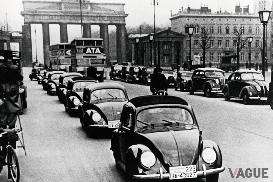 ドイツの国民車構想によりフェルディナント・ポルシェが開発したVW「タイプ1」。写真は1938年製の「VW38」