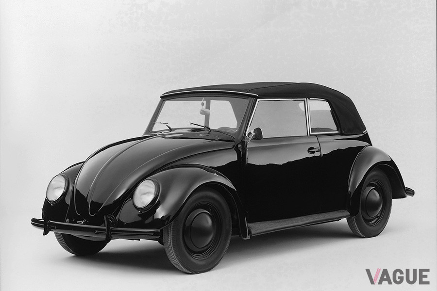 ドイツの国民車構想によりフェルディナント・ポルシェが開発したVW「タイプ1」。写真は1938年のビートルカブリオ