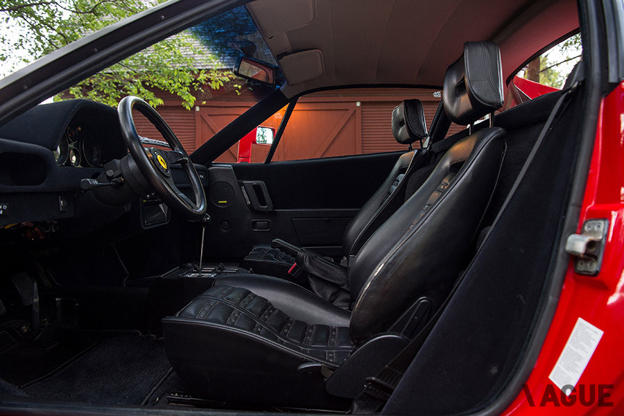 この個体の内装はブラック1色で統一されている（C）2020 Courtesy of RM Sotheby's