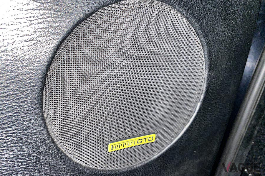 スピーカーパネルにも「GTO」の文字が入る（C）2020 Courtesy of RM Sotheby's