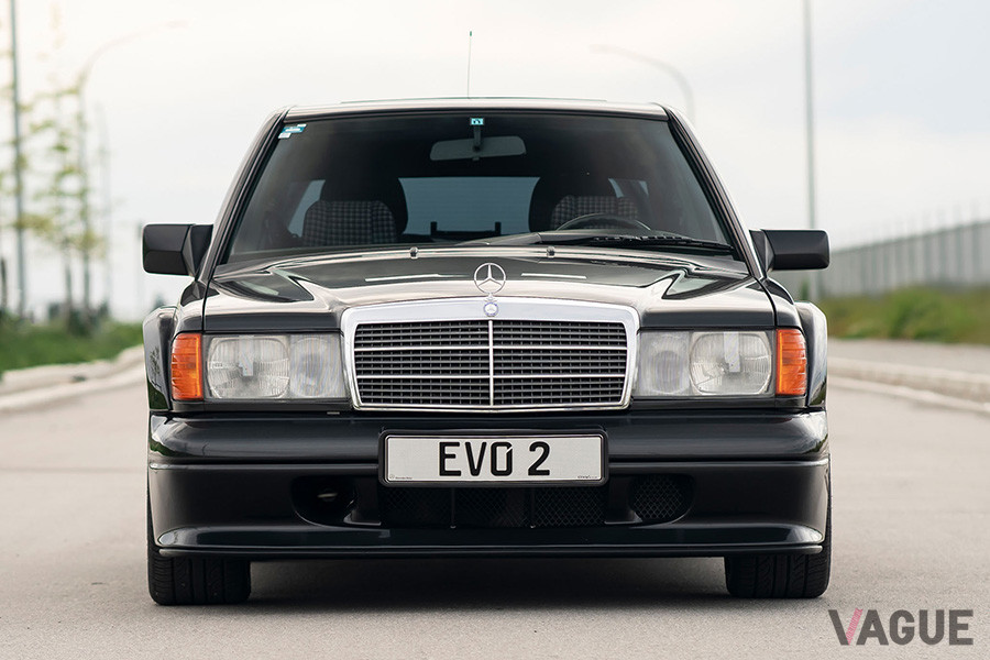 190Eは、当時日本では「小ベンツ」と呼ばれるほどポピュラーな存在だった（C）2020 Courtesy of RM Sotheby's