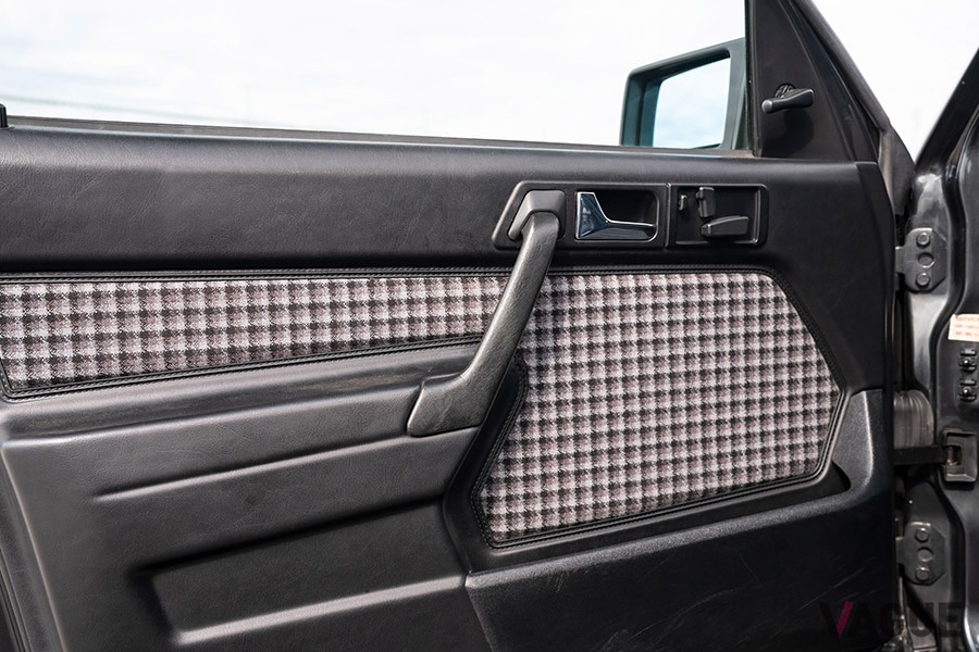 「190E 2.5-16エボリューション2」のドア内張り（C）2020 Courtesy of RM Sotheby's